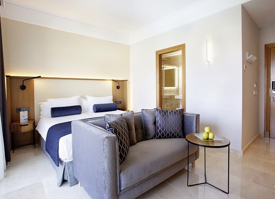 Grupotel Playa de Palma Suites & Spa - Wohnbeispiel Juniorsuite Poolblick (Zimmercodierung JBP)