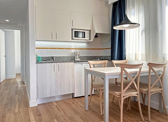 Ciudad Laurel - Wohnbeispiel Appartement 1 Schlafzimmer Premium (Zimmercodierungen AM1 & AMP)