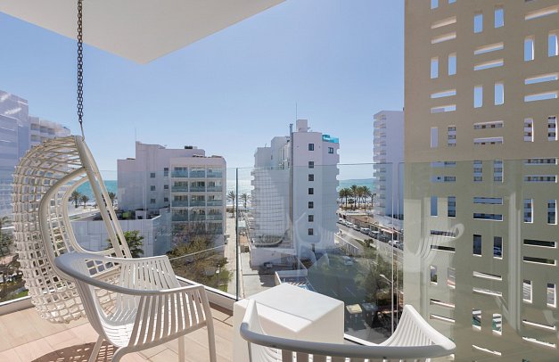 HM Balanguera Beach - Beispiel Balkon Doppelzimmer Premium obere Etage (Zimmercodierung DMD)