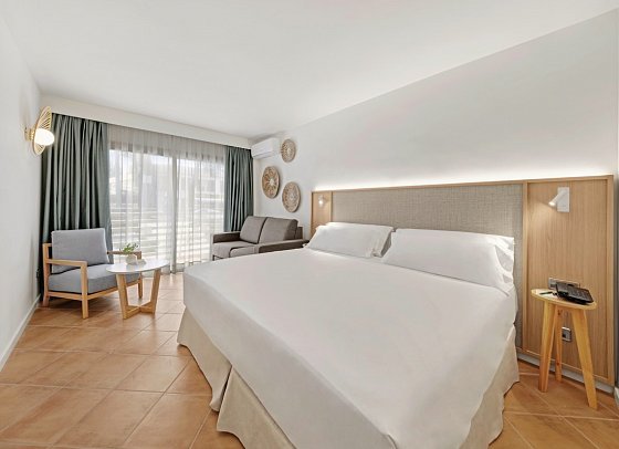 Occidental Cala Viñas - Wohnbeispiel Doppelzimmer Superior seitl. Meerblick (Zimmercodierung DSN)