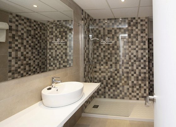 Club S'Illot - Beispiel Bad (Zimmercodierungen DPN & DBM)