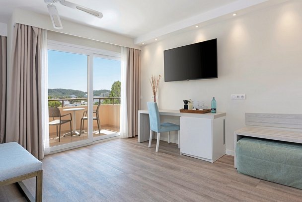 Valentin Somni Hotel & Suites - Wohnbeispiel Doppelzimmer Silver Premium Poolblick (Zimmercodierung DM1)