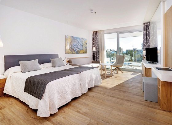 Hipotels Playa de Palma Palace - Wohnbeispiel Juniorsuite Poolblick (Zimmercodierung JBP)