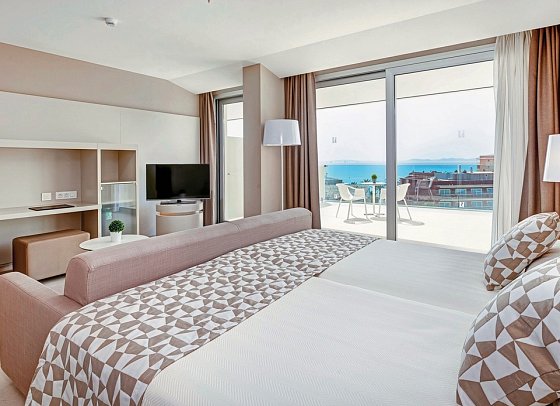 Hipotels Gran Playa de Palma - Wohnbeispiel Juniorsuite Meerblick (Zimmercodierung JBM)