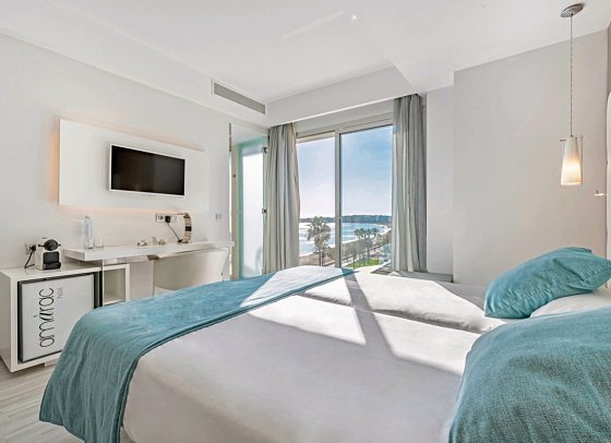 Kyrat Amàrac - Wohnbeispiel Doppelzimmer seitl. Meerblick (Zimmercodierung DBN)