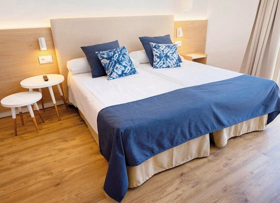 Parque Nereida Suites - Wohnbeispiel Doppelzimmer Poolblick (Zimmercodierung DBP)