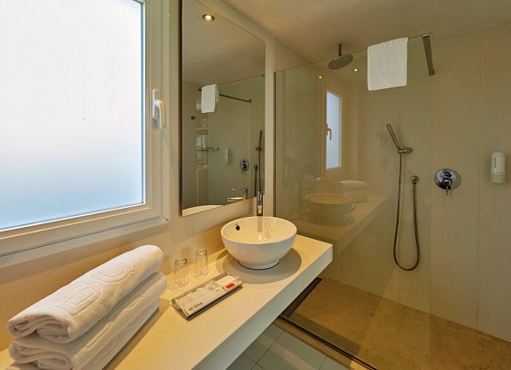 BQ Alcudia Sun Village - Beispiel Bad (Zimmercodierungen DB1 & AB1)