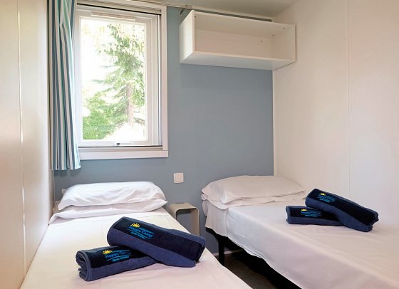 Lanterna Premium Camping Resort (by Happy Camp) - Wohnbeispiel Mobilheim Happy Premium (Zimmercodierungen CM1 & CM2)