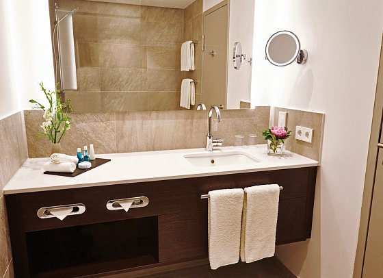 Steigenberger Hotel Köln - Wohnbeispiel Doppelzimmer Business (Zimmercodierungen DB1 & DC1)