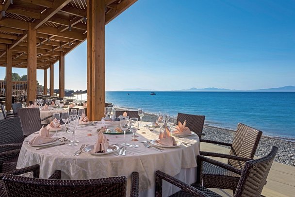 Avra Beach Resort