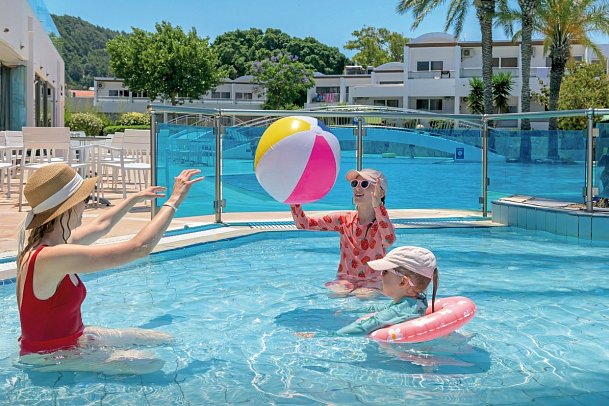 Avra Beach Resort