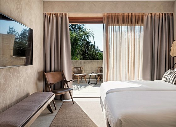 Aulus Lindos Rhodes, Curio Collection by Hilton - Wohnbeispiel Suite Tropical Pavilion 2 SZ mit Whirlpool (Zimmercodierung W1G)