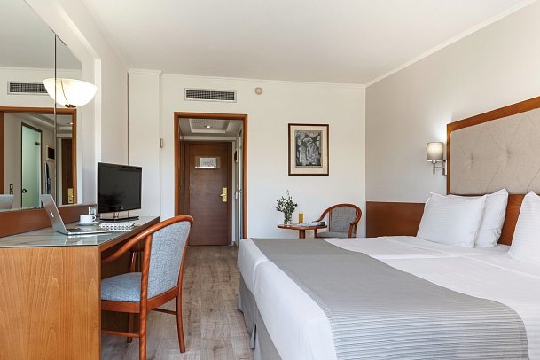 Best Western Plus Plaza Hotel Rhodes - Wohnbeispiel Doppelzimmer Haupthaus (Zimmercodierungen DBU & DPU)