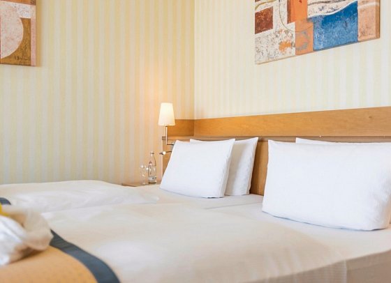 Strand-Hotel Hübner - Wohnbeispiel Doppelzimmer Standard (Zimmercodierungen DG1 & EC1)