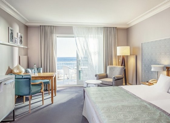A-ROSA Kurhaus Binz - Wohnbeispiel Doppelzimmer Meerblick Balkon (Zimmercodierung D2I)