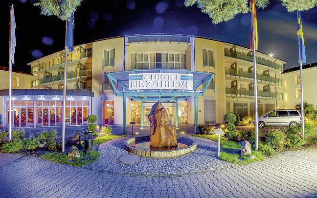 Dorint Seehotel Binz-Therme Binz/Rügen - Hotelansicht am Abend