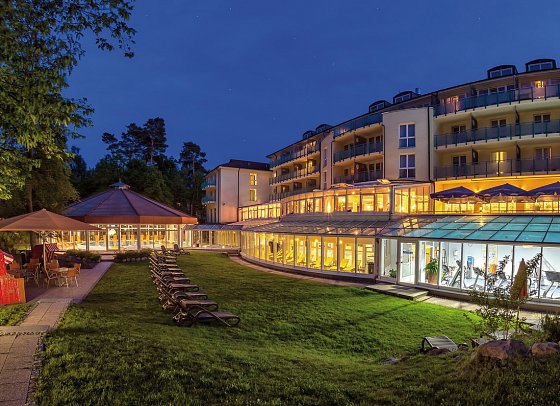 Dorint Seehotel Binz-Therme Binz/Rügen Strand-Appartements - Hotelansicht vom Garten