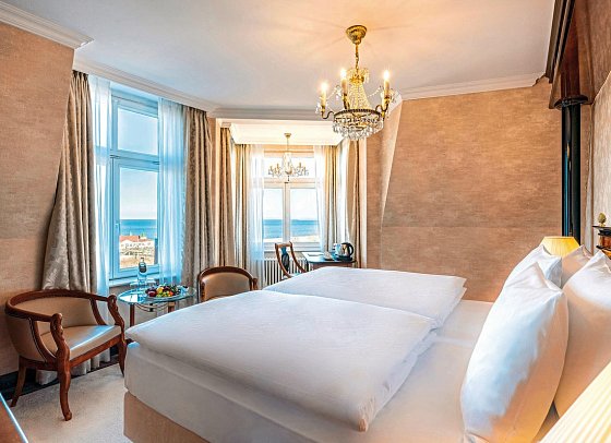 SEETELHOTEL Ahlbecker Hof - Wohnbeispiel Junior Suite Meerseite (Zimmercodierung JBM)