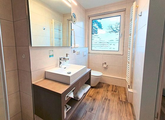 R&R Strandhotel Baabe - Beispiel Bad Einzelzimmer ohne Balkon (Zimmercodierung EB1)