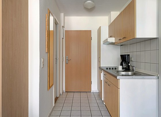IFA Rügen Hotel & Ferienpark - Ferienwohnungen - Beispiel Küche 2-Raum Appartement Balkon (Zimmercodierung OB1)