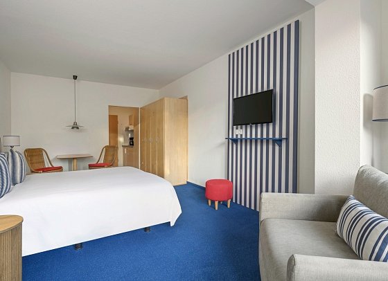 IFA Rügen Hotel & Ferienpark - Ferienwohnungen - Wohnbeispiel Appartement Balkon (Zimmercodierung AB1)