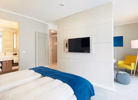 SEETELHOTEL Kaiserstrand Beachhotel - Wohnbeispiel Juniorsuite (Zimmercodierungen JBL & J1O)