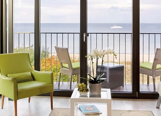 SEETELHOTEL Kaiserstrand Beachhotel - Wohnbeipsiel Juniorsuite Meeresfront (Zimmercodierung J1O)