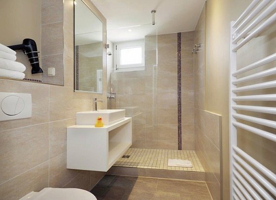 Kurhotel zu Heringsdorf - Beispiel Bad App. 2 Räume Premium Balkon Obergeschoß 40 qm (Zimmercodierung AB4)