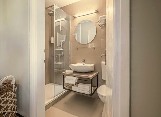 [PLACES] Hvar by Valamar - Beispiel Bad