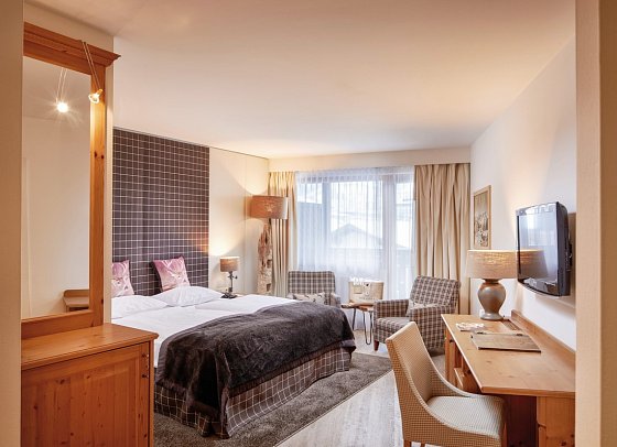 Das Alpenhaus Kaprun - Wohnbeispiel Doppelzimmer Alpenwohnen S (Zimmercodierungen DB1 & EB1)