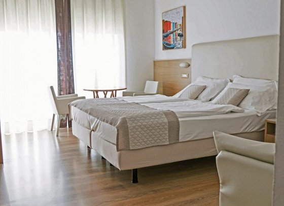Bristol - Wohnbeispiel Juniorsuite (Zimmercodierung J9M)