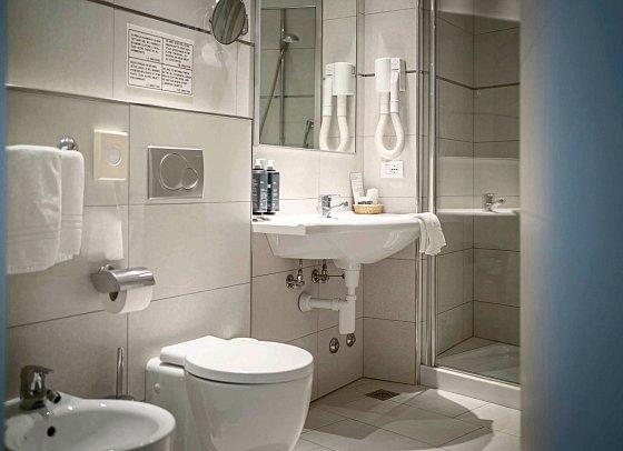 Garden Sea - Beispiel Bad Juniorsuite (Zimmercodierung JB1)