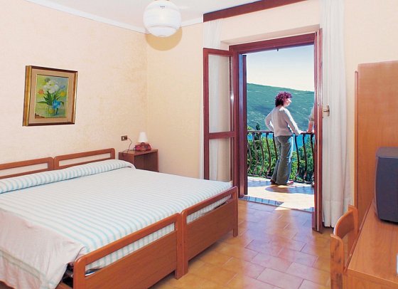 Hotel La Rotonda - Wohnbeispiel Doppelzimmer Seeblick (Zimmercodierung DBI)
