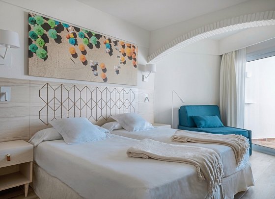 Iberostar Waves Royal Andalus - Wohnbeispiel Doppelzimmer seitl. Meerblick (Zimmercodierungen D1N, D2N, D1C & D5M)