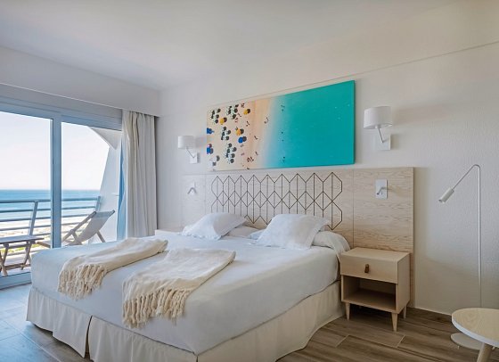 Iberostar Waves Royal Andalus - Wohnbeispiel Doppelzimmer Meerblick Beachfront (Zimmercodierungen D1C & D5M)