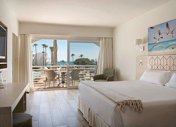 Iberostar Waves Royal Andalus - Wohnbeispiel Familienzimmer seitl. Meerblick (Zimmercodierungen F1N & F2N)