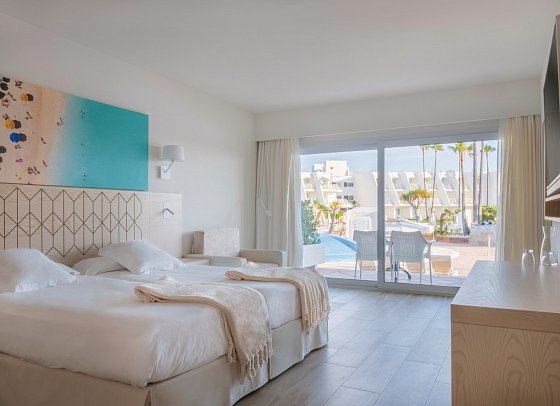 Iberostar Waves Royal Andalus - Wohnbeispiel Familienzimmer Meerblick (Zimmercodierungen F1M & F2M)