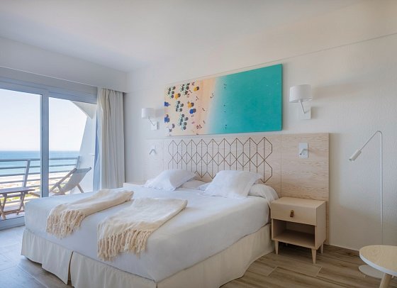 Iberostar Waves Royal Andalus - Wohnbeispiel Suite Meerblick Beachfront (Zimmercodierungen WBO & WBM)