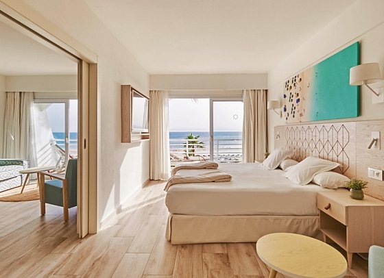 Iberostar Waves Royal Andalus - Wohnbeispiel Suite Meerblick Beachfront (Zimmercodierungen WBO & WBM)