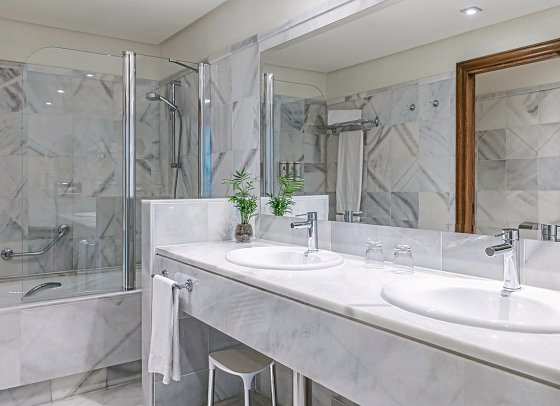 Iberostar Selection Andalucía Playa - Badbeispiel Juniorsuite Meerblick (Zimmercodierungen J1M & J2M)
