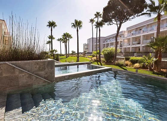 Hipotels Barrosa Palace - Poolbeispiel Doppelzimmer Swim-Up (Zimmercodierung D1Q)
