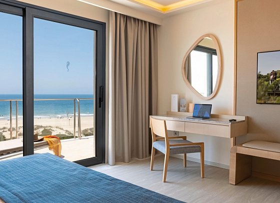 Hipotels Barrosa Palace - Wohnbeispiel Juniorsuite Meerblick Typ Serenity (Zimmercodierung JBM)