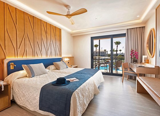 Hipotels Barrosa Palace - Wohnbeispiel Doppelzimmer seitl. Meerblick (Zimmercodierungen DBN & DPN)