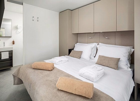 Aminess Style Camping Avalona Glamping Villas & Holiday Homes - Wohnbeispiel Luxury Holiday Home with Pool (Zimmercodierung HB3)