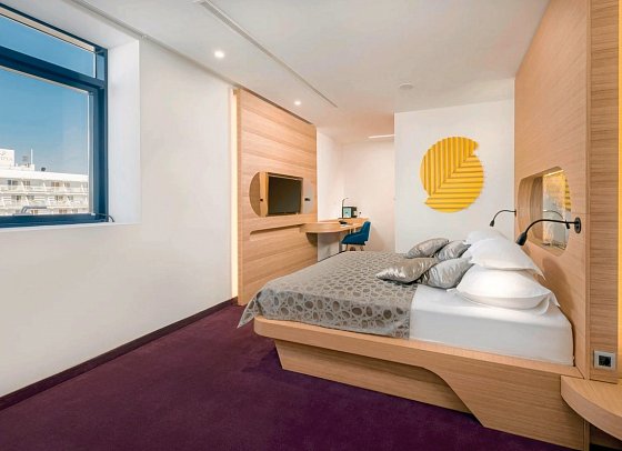 Olympia Sky - Wohnbeipiel Doppelzimmer Standard Atriumblick (Zimmercodierungen DBG & EBG)