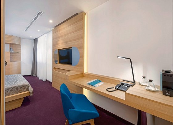 Olympia Sky - Wohnbeispiel Doppelzimmer Standard Atriumblick (Zimmercodierungen DBG & EBG)