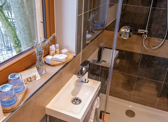 Sonnenresort Ettershaus - Wohnbeispiel Baumhaus Elvis Junior (Zimmercodierung BB1)