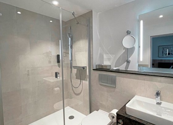 Hotel Niedersächsischer Hof - Beispiel Bad (Zimmercodierungen DB1, EB1 & DF1)