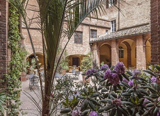 Il Chiostro Del Carmine