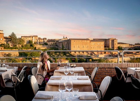 Hotel Athena